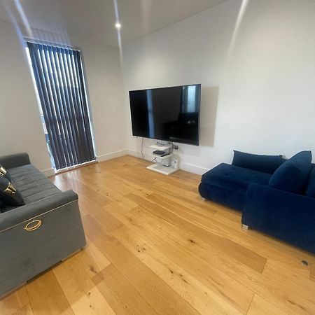 Luxury Top Floor Penthouse Apartment Near Heathrow Londyn Zewnętrze zdjęcie