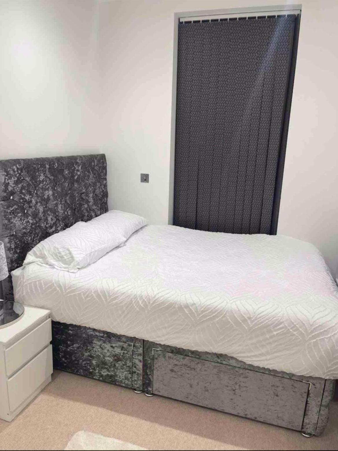 Luxury Top Floor Penthouse Apartment Near Heathrow Londyn Zewnętrze zdjęcie
